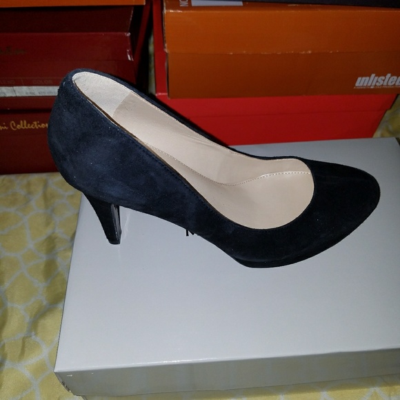 Heels - Picture 2 of 4